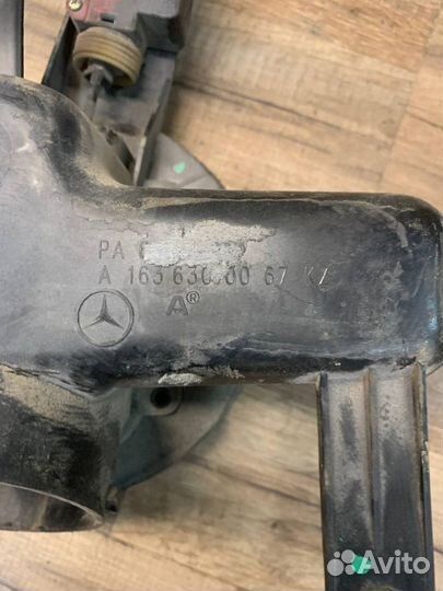 Лючок бензобака в сборе Mercedes W163