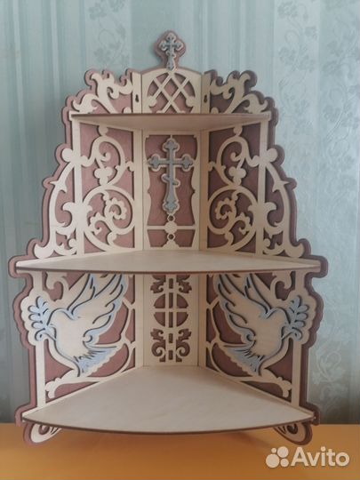 Угловой иконостас, полка для икон