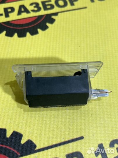 Плафон багажника Kia Rio 4