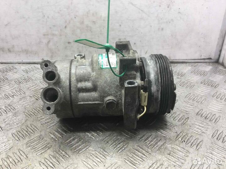 Компрессор кондиционера Renault Kangoo 8200037058;