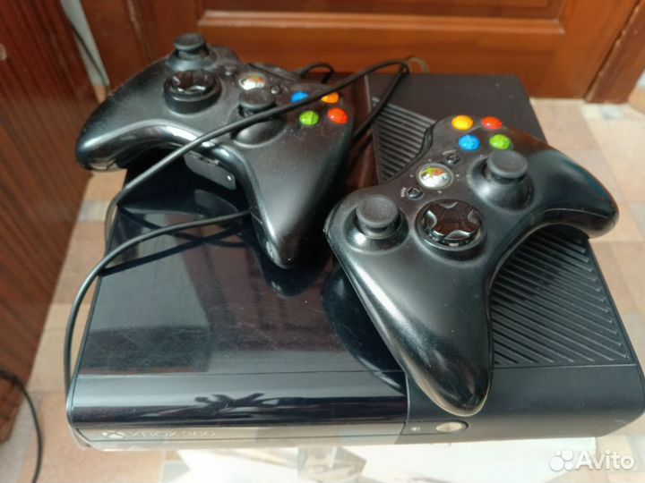Xbox 360 E (500 GB)