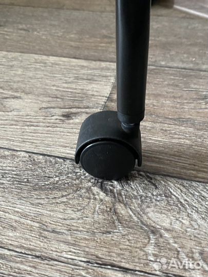 Вешалка наполная