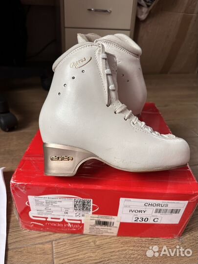 Фигурные ботинки коньки edea chorus 230