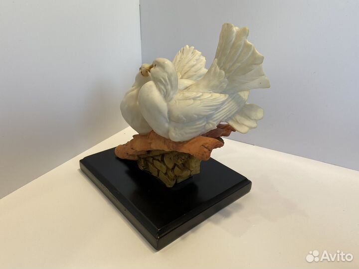 Статуэтка голуби пара голубей