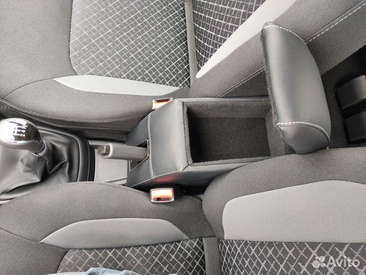 Бар (подлокотник) LADA Granta Premium