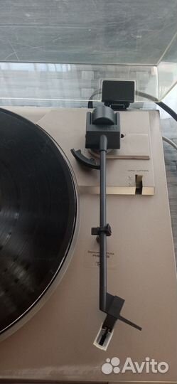 Виниловый проигрыватель akai