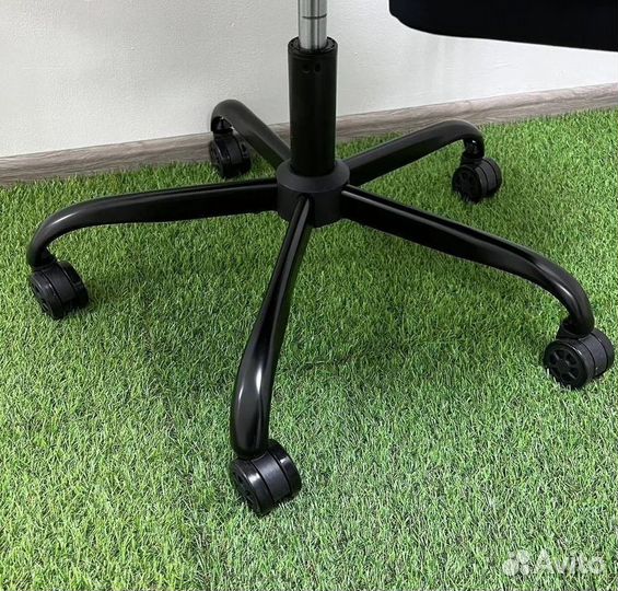 Компьютерное офисное кресло с массажем (новые)