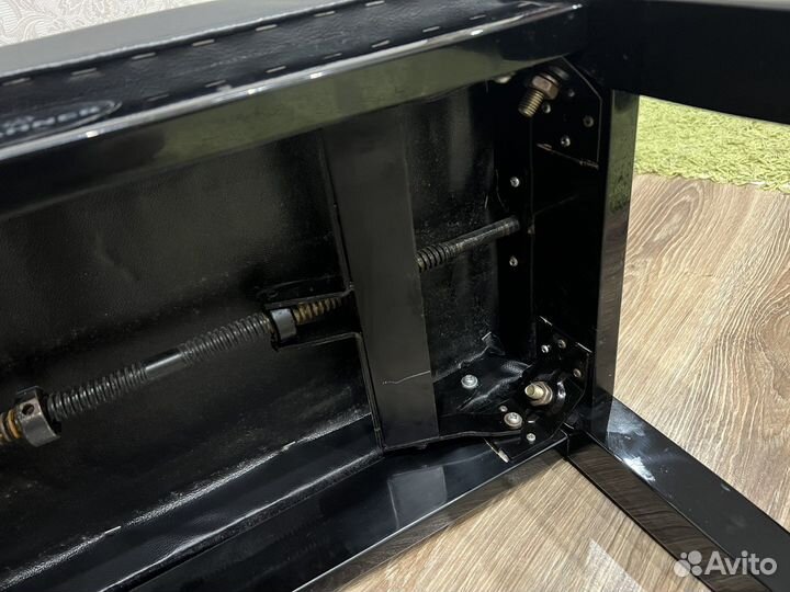 Банкетка для пианино