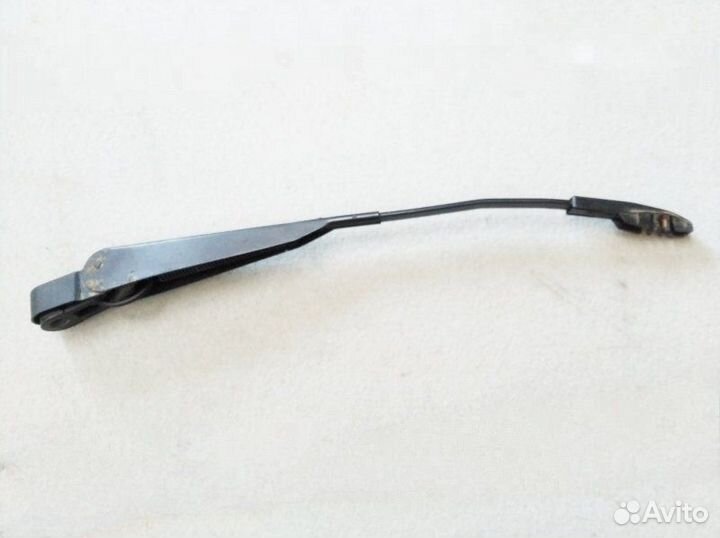 Поводок стеклоочистителя задний Chevrolet Niva 1.7