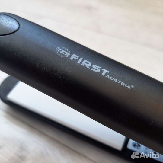 Выпрямитель для волос с керамическими пластинами