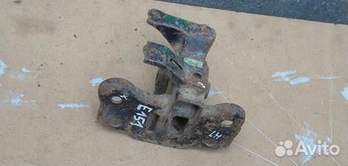 Опора двигателя левая toyota corolla ZRE151