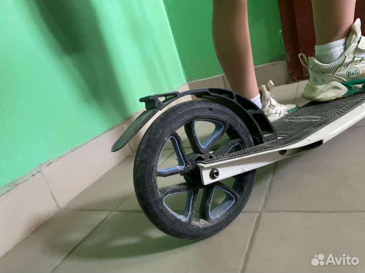 Самокат Модель tracker 230