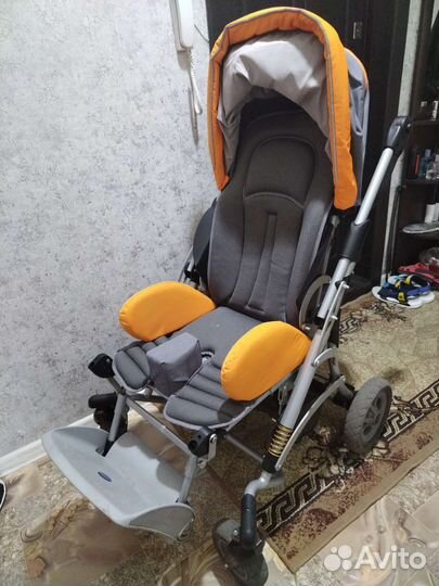 Прогулочная коляска