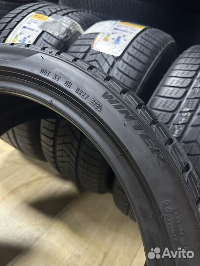 Pirelli Winter Sottozero 3 275/35 R21 и 315/30 R21 103V