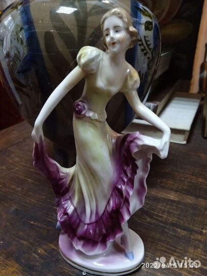 Фарфоровые статуэтки