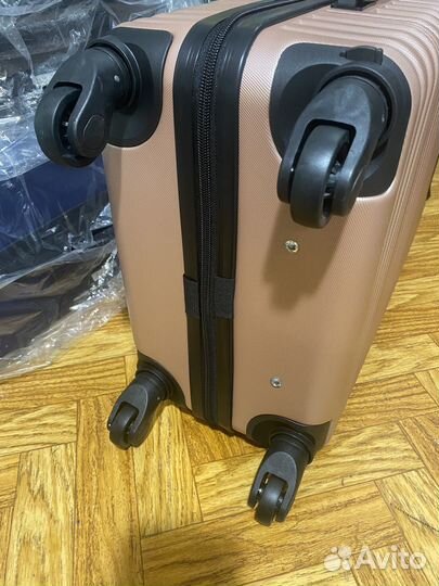 Чемодан на колесах S+