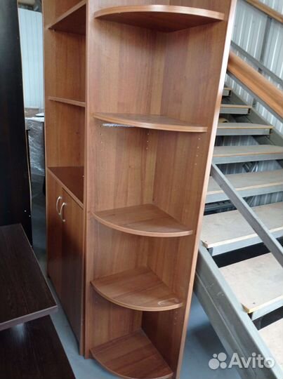 Шкаф с угловым сегментом