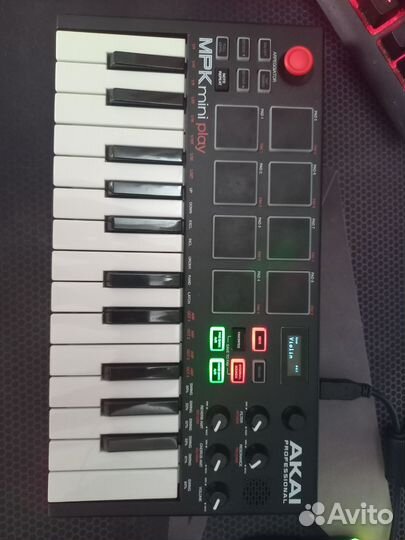 Синтезатор akai MPK Mini Play