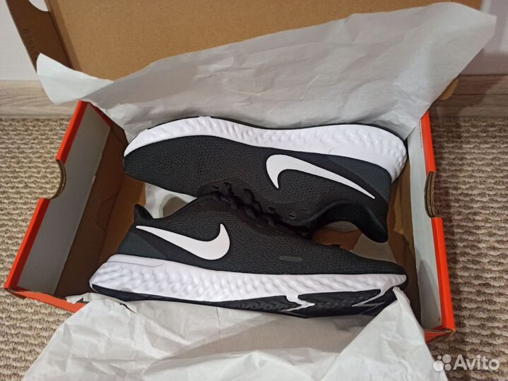 Кроссовки nike revolution 5