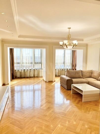 4-к. квартира, 180 м², 6/9 эт.