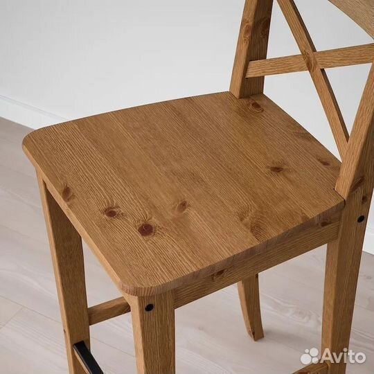 Барный стул Ингольт из массива