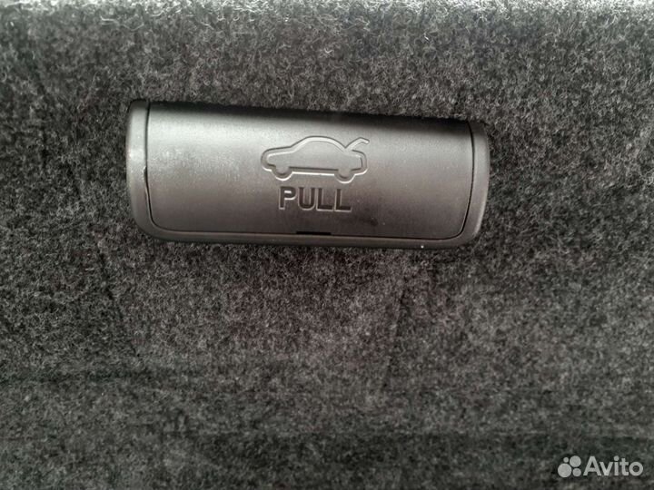 Обшивка крышки багажника Шевроле Кобальт