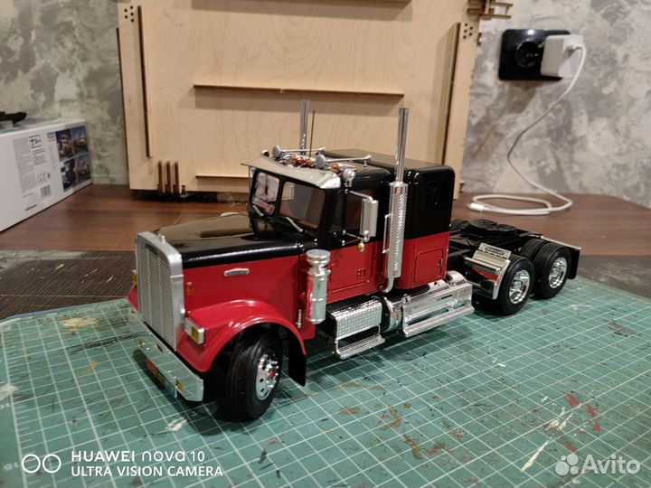 Модель грузовика 1:24