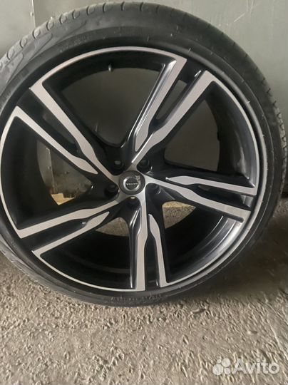 Колеса в сборе с дисками r22