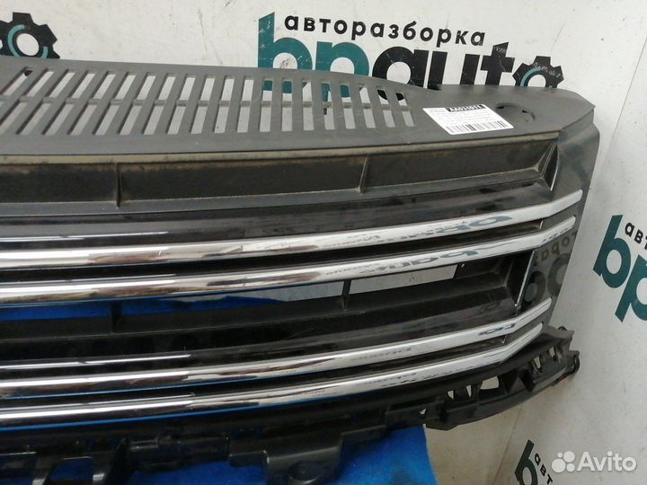 Решетка радиатора 5N0853653E Volkswagen Tiguan I