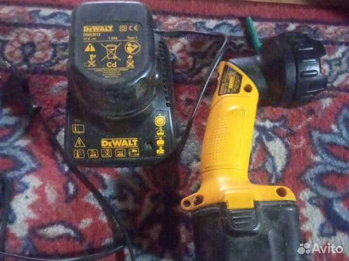Зарядка DeWalt