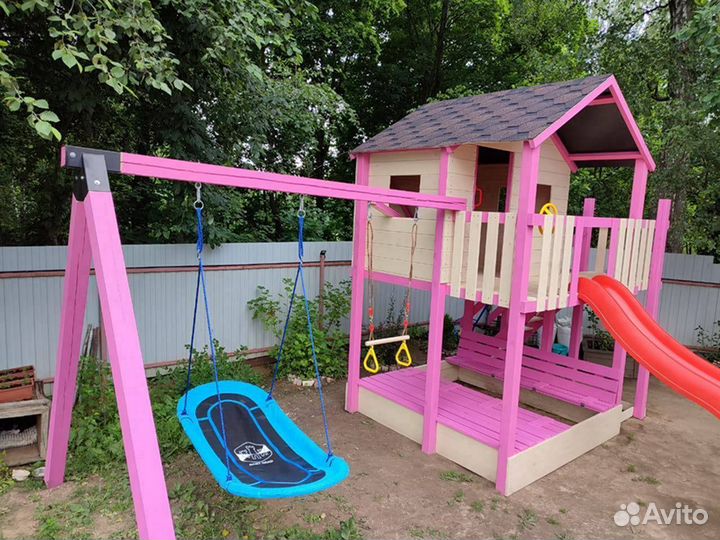 Детские деревянный домик на сваях