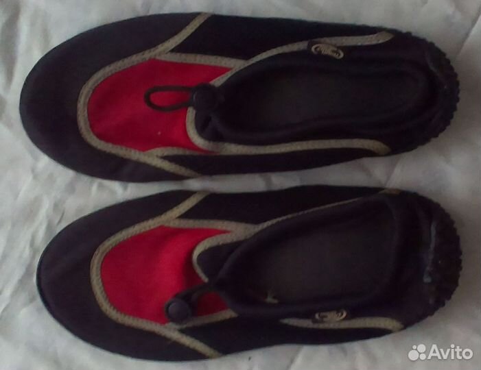 Тапочки для плавания: Joss и Aquasurf