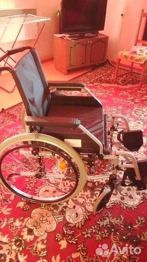 Кресло коляска для инвалидов