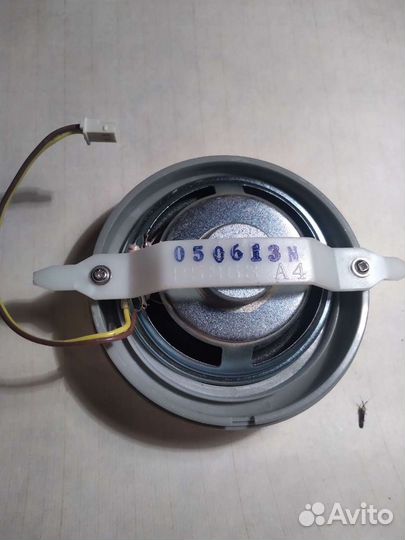 Динамики от разных телевизоров с коннекторами