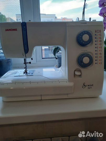 Швейная машинка janome