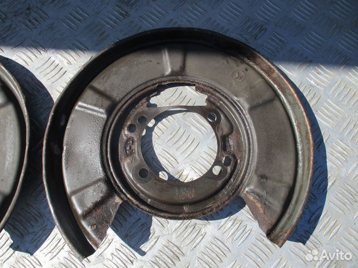 Пыльник тормозного диска Vw Crafter цена за шт