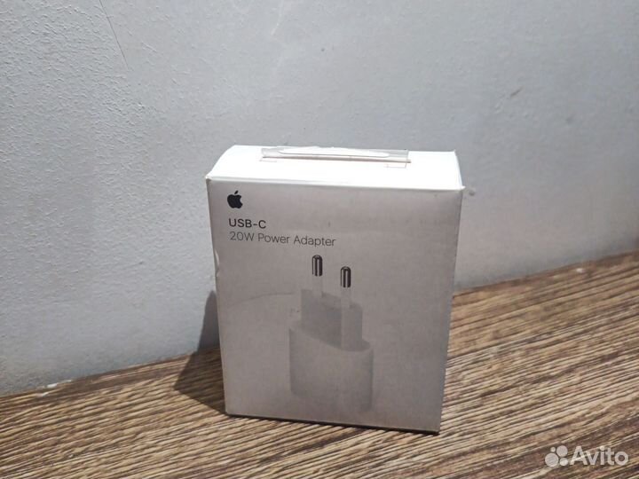 Блок питания для iPhone 20W