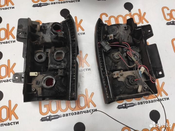 Комплект задних фонарей Mitsubishi Pajero 2