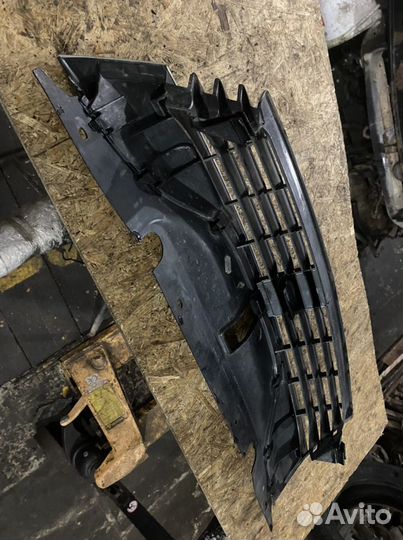 Решетка радиатора лагуна 2