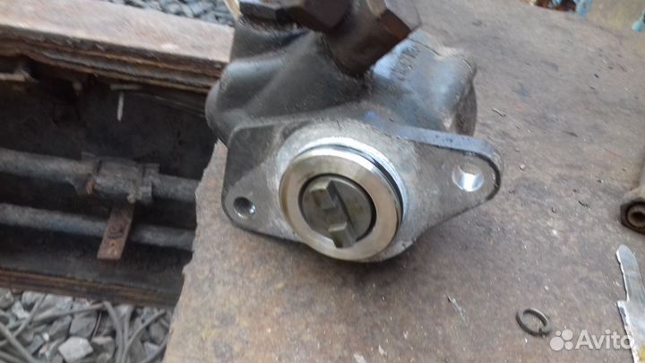 Продам насос гур на mersedes atego A0014608080