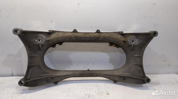 Балка поперечная передняя toyota crown
