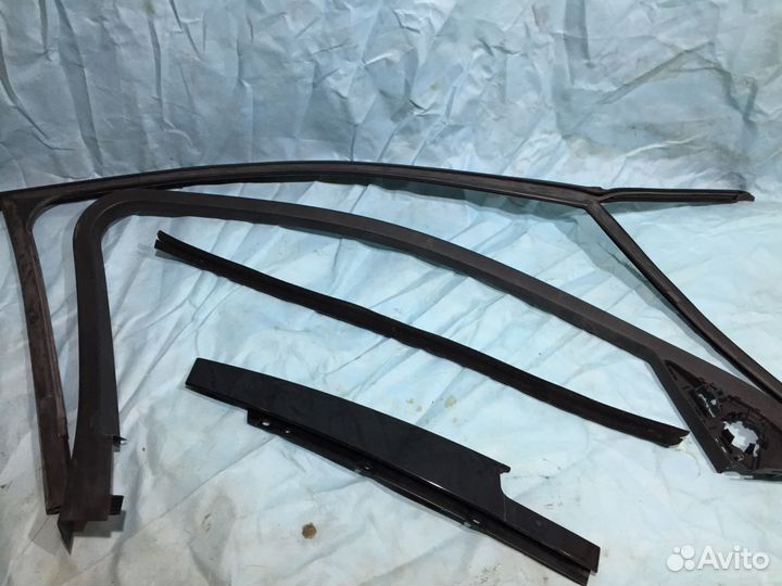 Уплотнитель передней левой двери Audi A4 b8 А4 б8