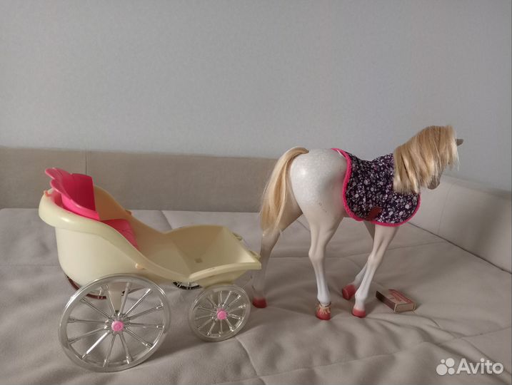 Игрушка лошадь с каретой