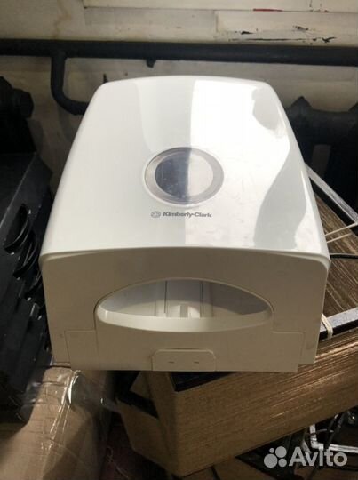 Диспенсер для бумажных полотенец