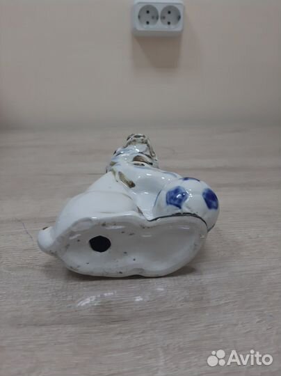 Статуэтка фарфор