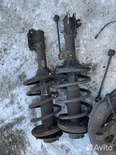 Хендай санта фе передние стойки с пружинами