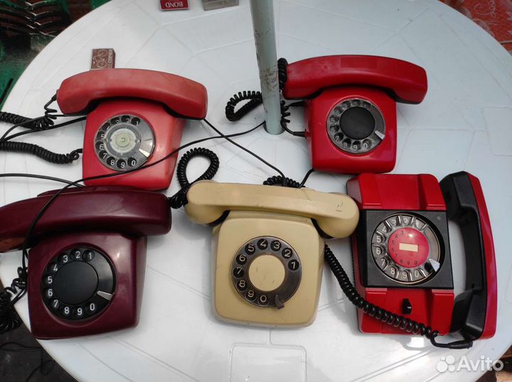 Старинный телефон