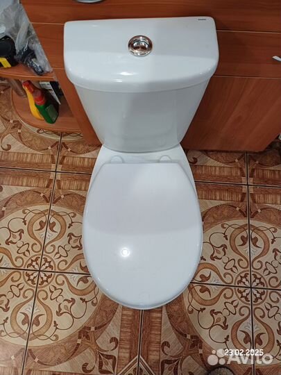 Унитаз напольный новый с бочком