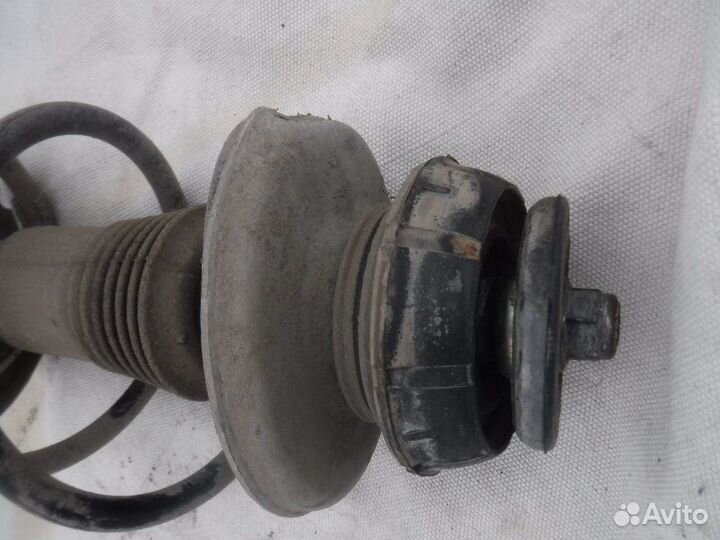 Стойка подвески передняя левая Лада X-Ray H4M 2016