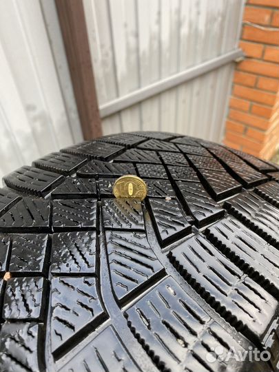 Pirelli Ice Zero FR 235/55 R19 105